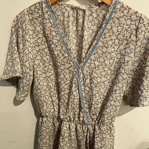 Sienna Sky floral blouse‎ size Small